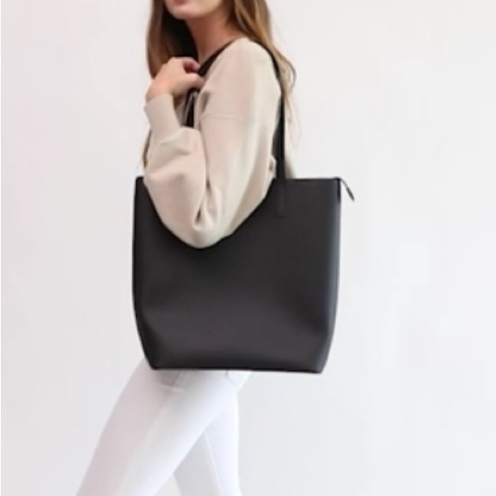NWT Samara Tote Bag in Black
